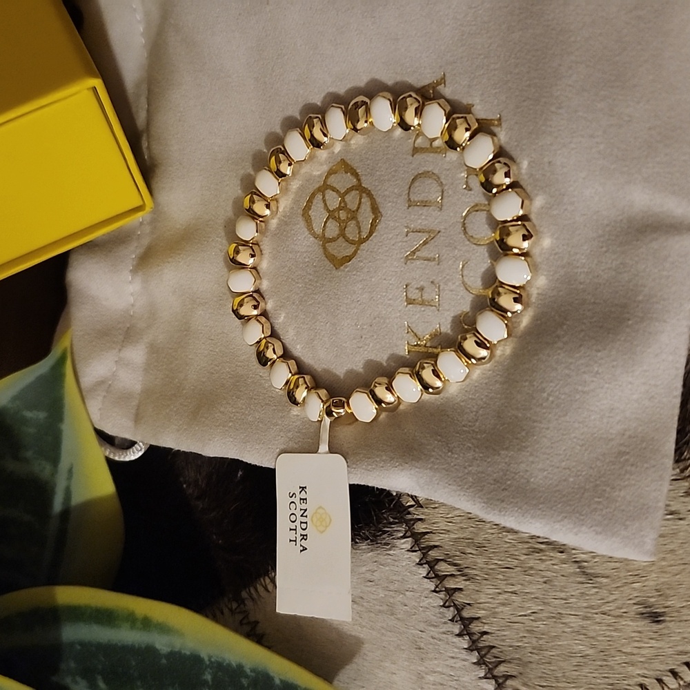 Kendra Scott Gold and White Bracelet Daphne Bracelet